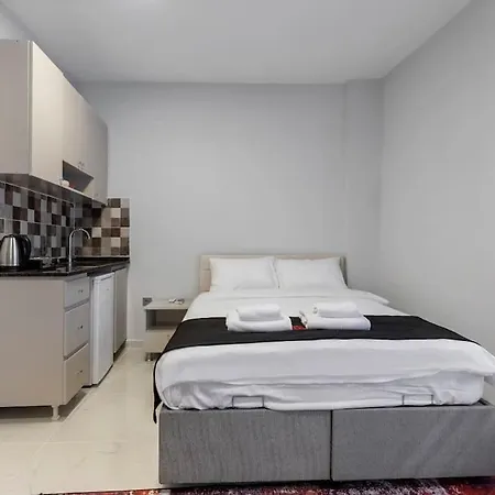 Cozy & Comfy Studio At Beyoglu - 55 Апартаменты